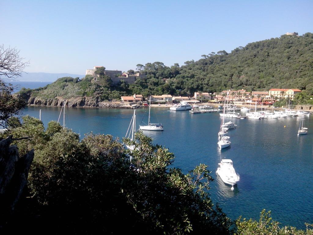 Le Manoir De Port-Cros Hotel Exterior photo